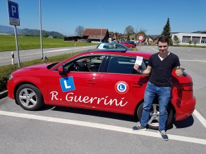 Führerausweis & Nothelferkurse (NHK) für Auto & Motorrad in Wagen - Fahrschule Driving Point
