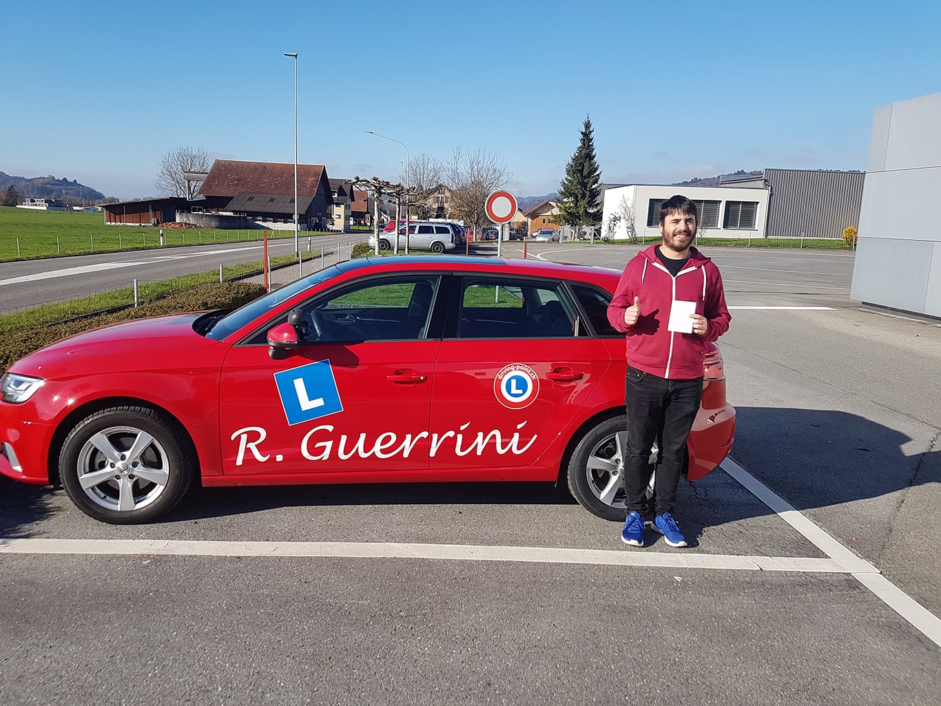 Theorieprüfung, Nothelferkurs & Verkehrskunde in Rapperswil - Fahrschule Driving Point